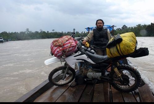Meraba Indonesia dengan Sepeda Motor Tua
